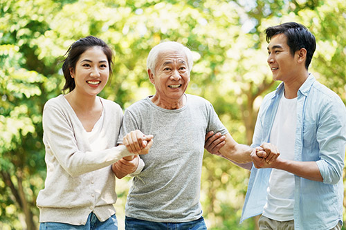 Spring Outdoor Activity Ideas for Assisted Living and Memory Care Seniors - Gainesville, GA