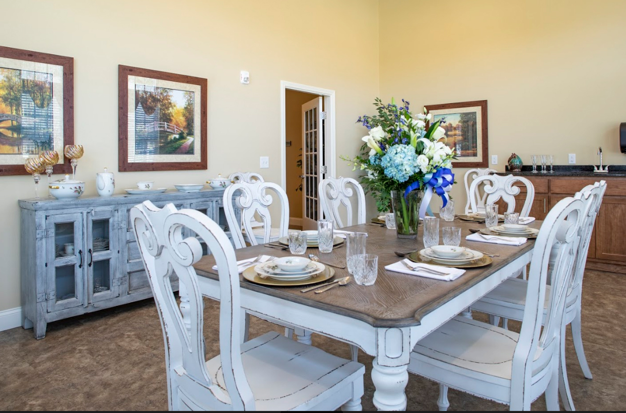 Manor Lake Gainesville - Dining Manor Lake Gainesville - Dining